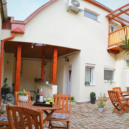 Varfal Apartman Eger Exterior foto