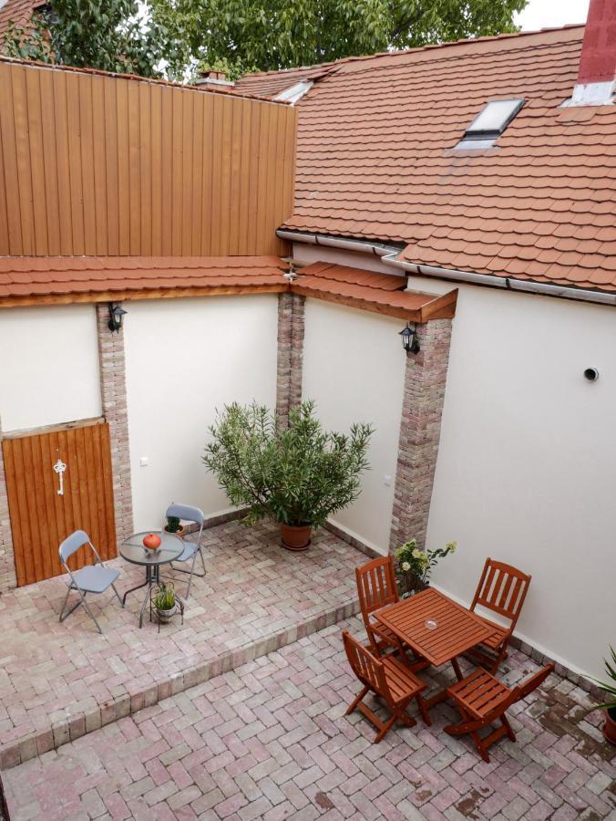Varfal Apartman Eger Exterior foto