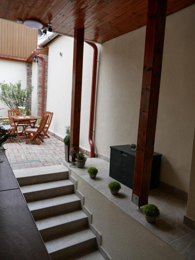 Varfal Apartman Eger Exterior foto