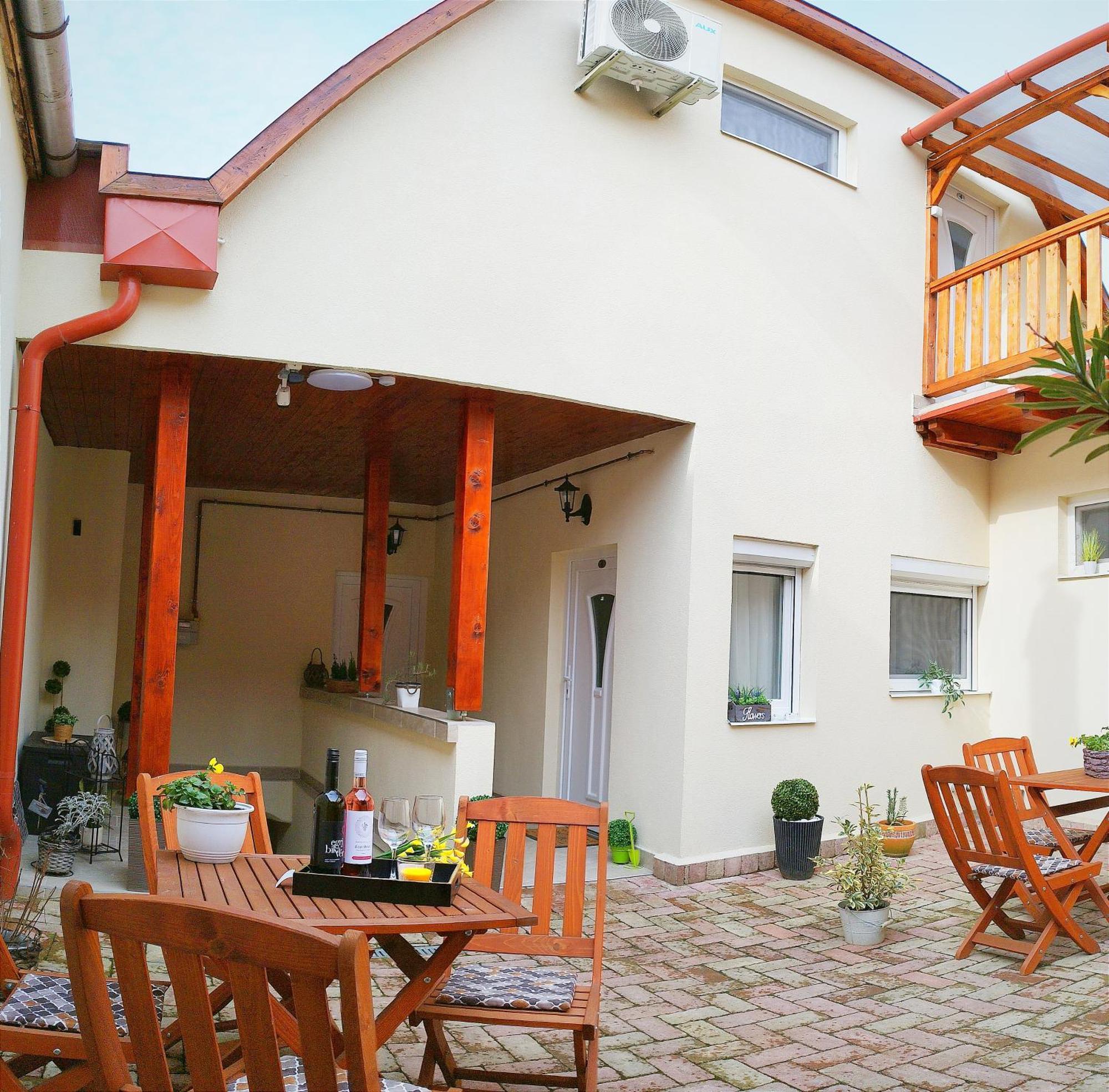 Varfal Apartman Eger Exterior foto