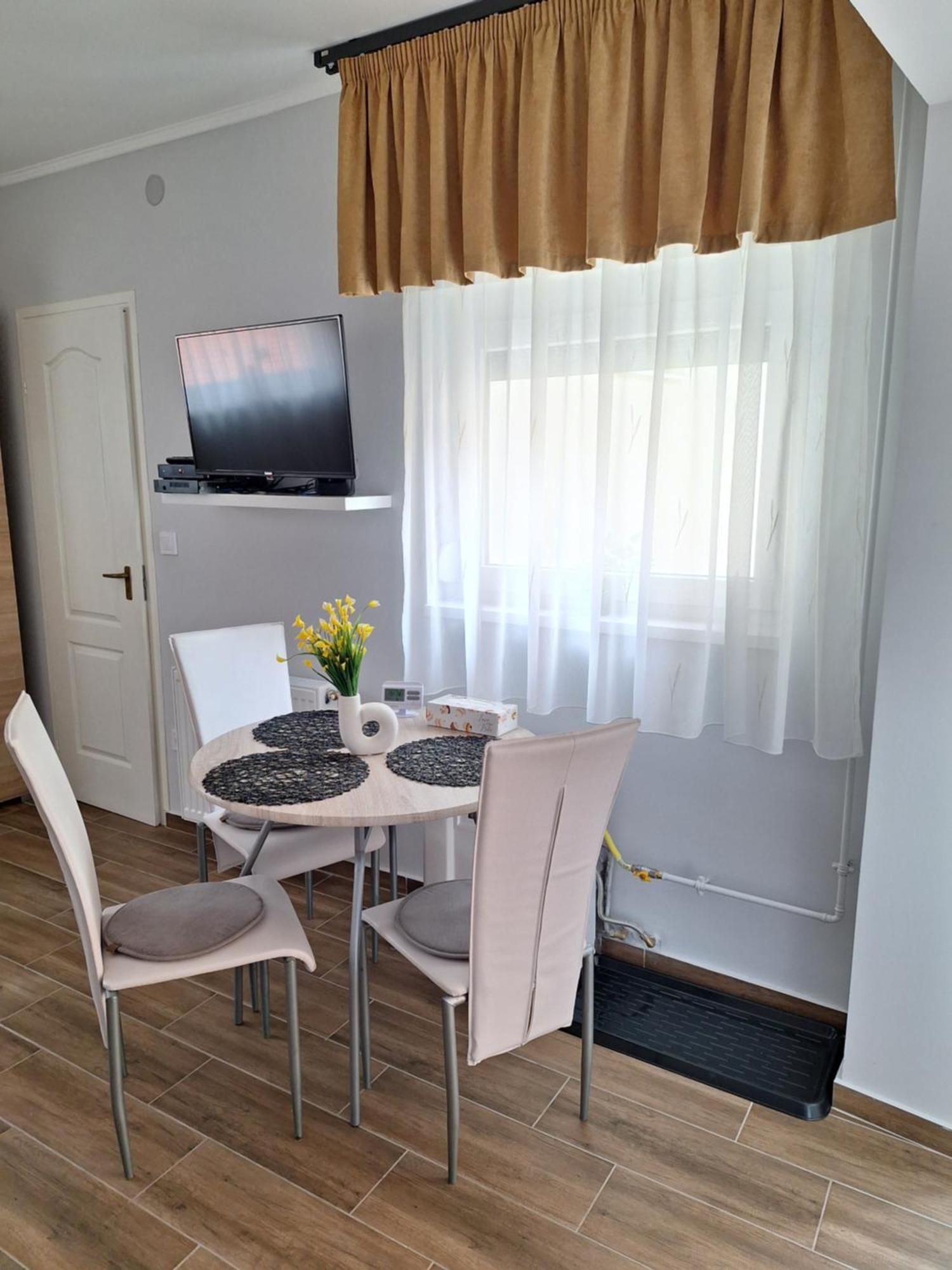 Varfal Apartman Eger Exterior foto
