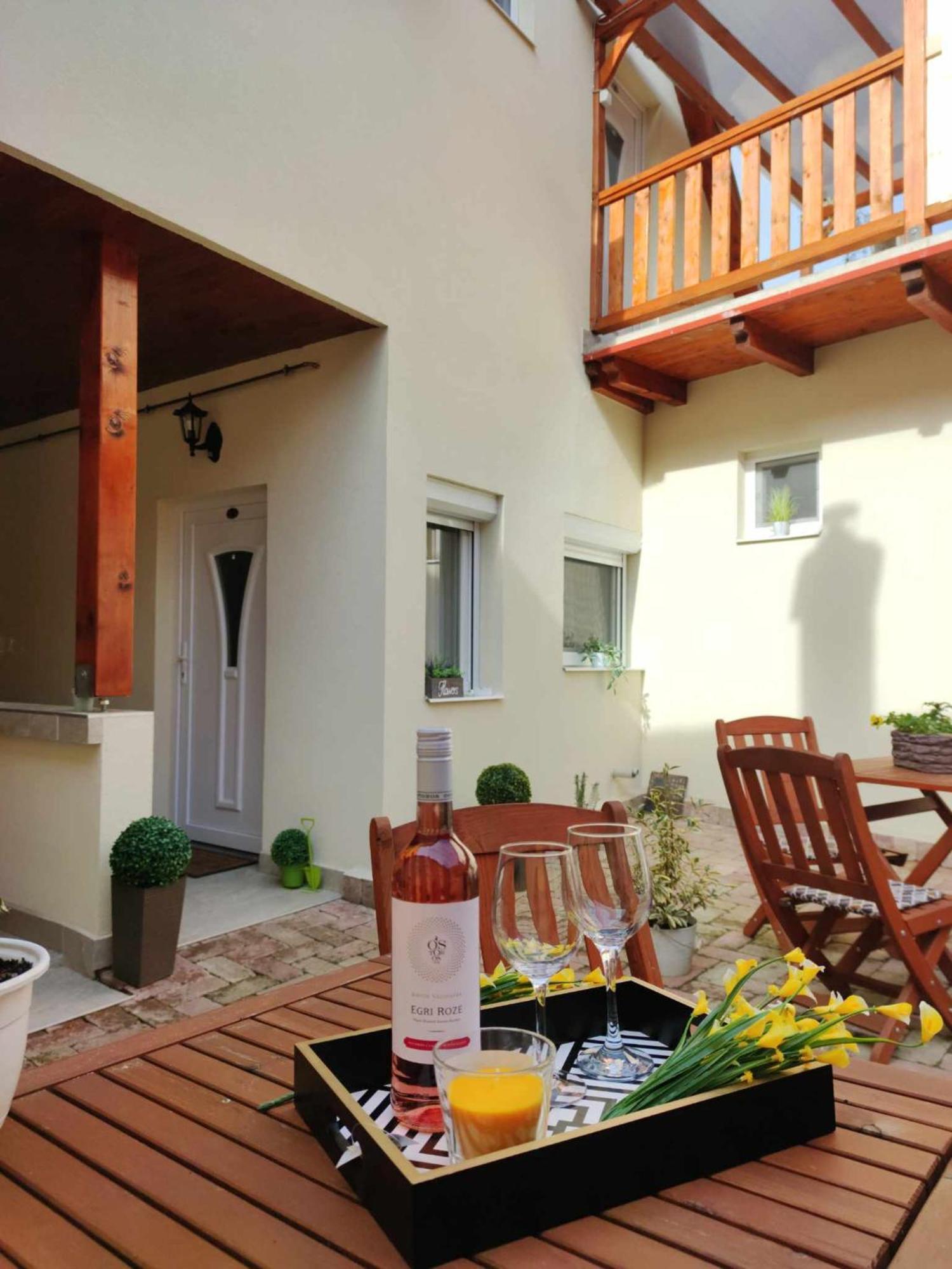 Varfal Apartman Eger Exterior foto
