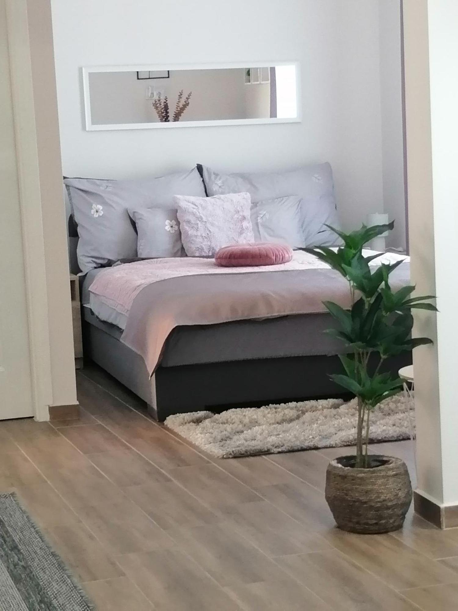 Varfal Apartman Eger Exterior foto