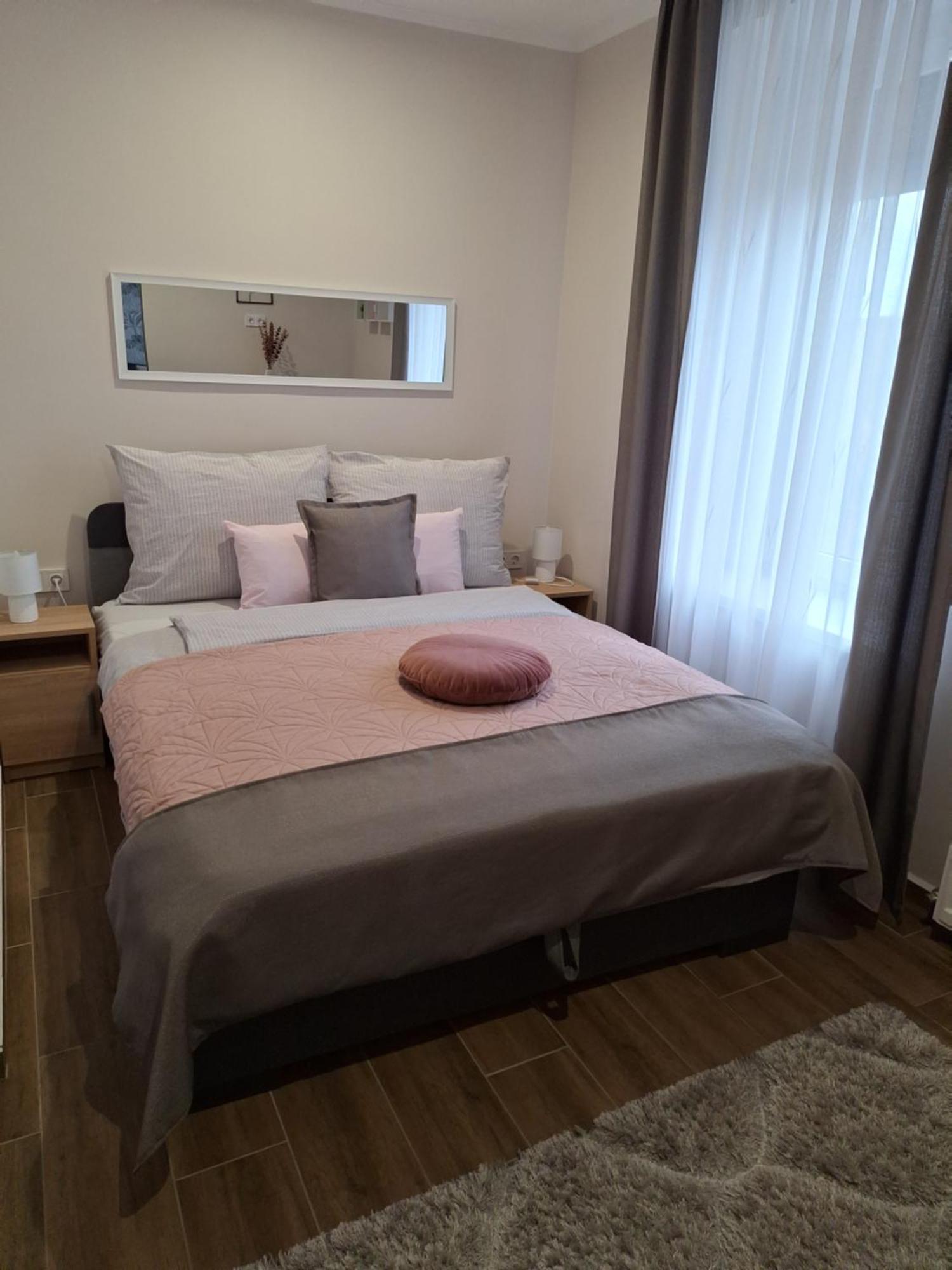 Varfal Apartman Eger Cameră foto