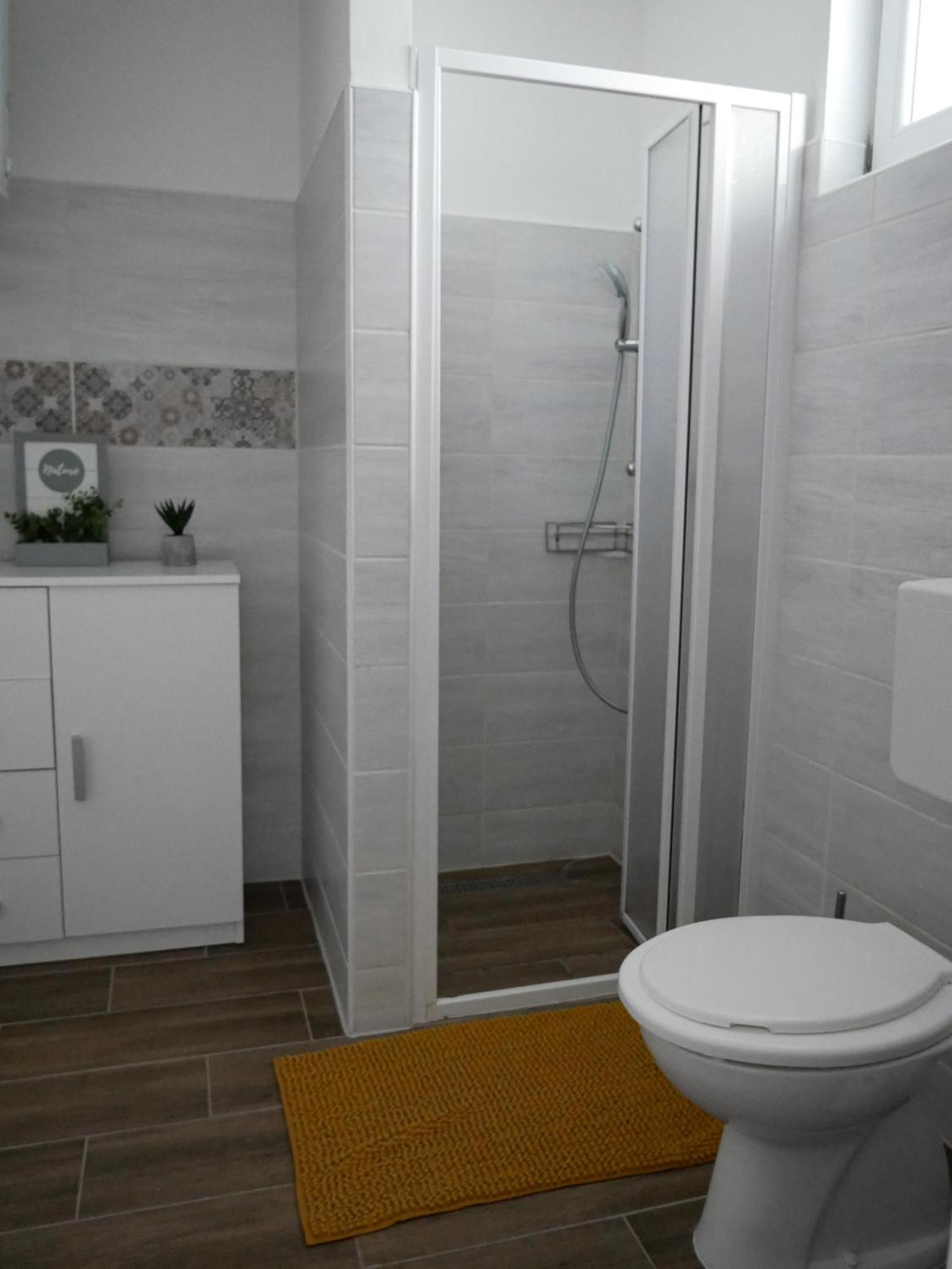 Varfal Apartman Eger Cameră foto