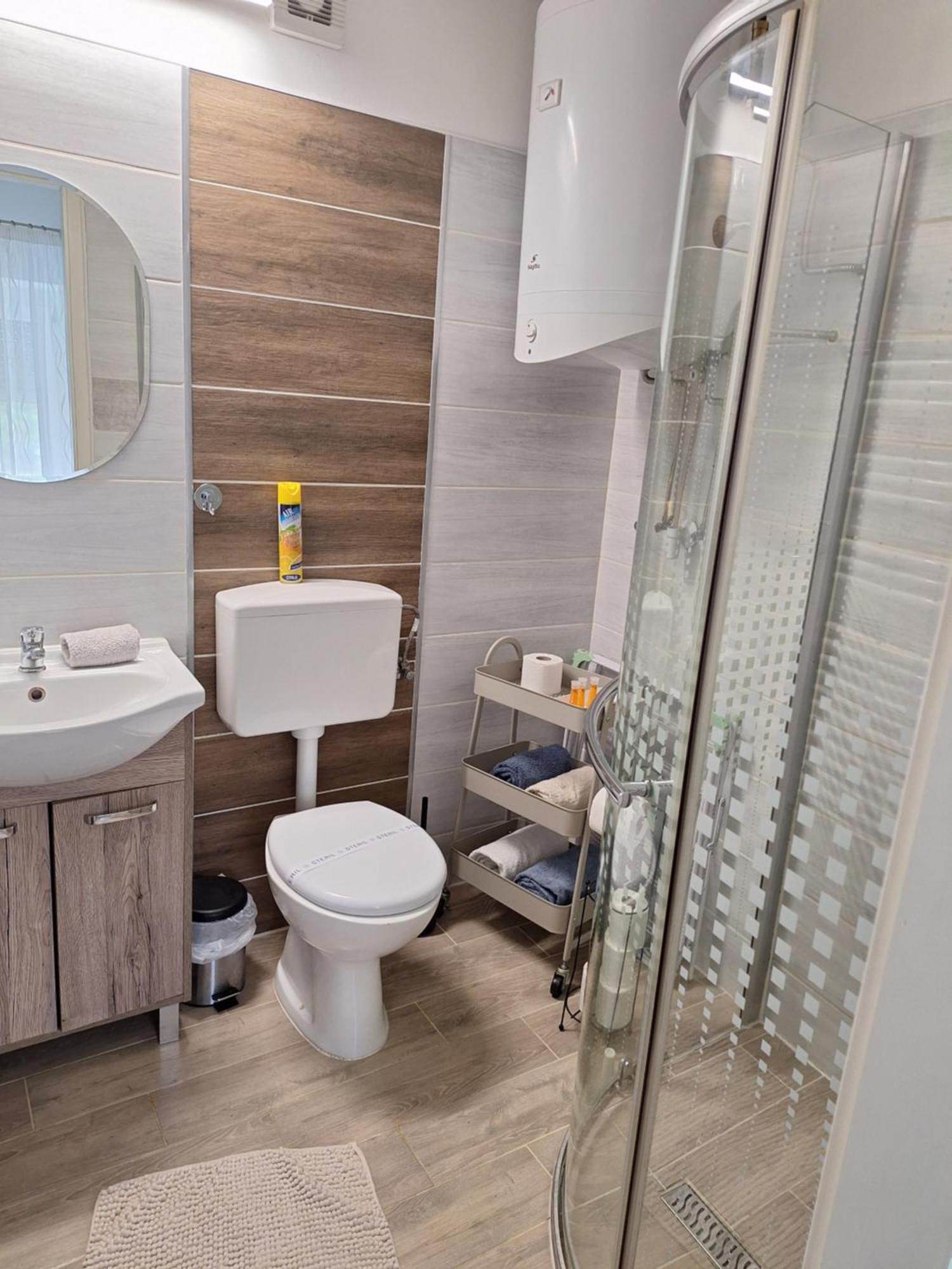 Varfal Apartman Eger Cameră foto