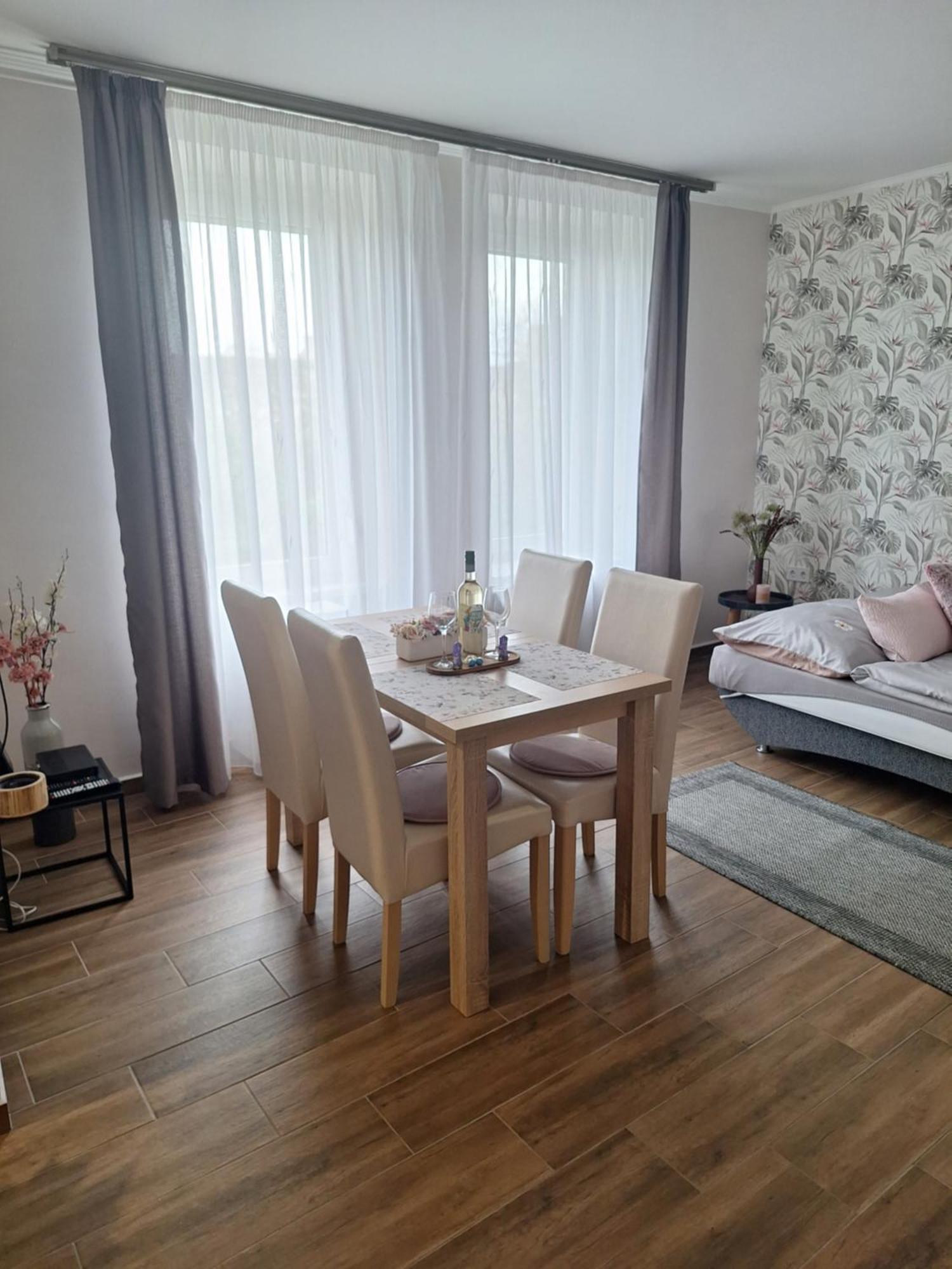 Varfal Apartman Eger Cameră foto
